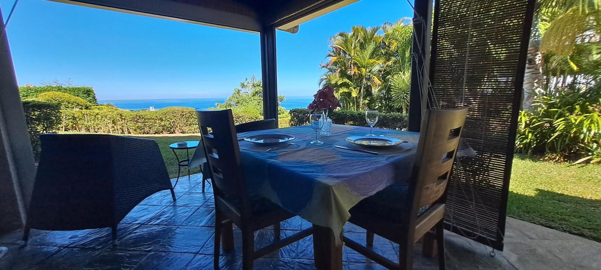 Flamboyant Ocean View - Ex Hillside Haven Apartment Тамарин Стая снимка